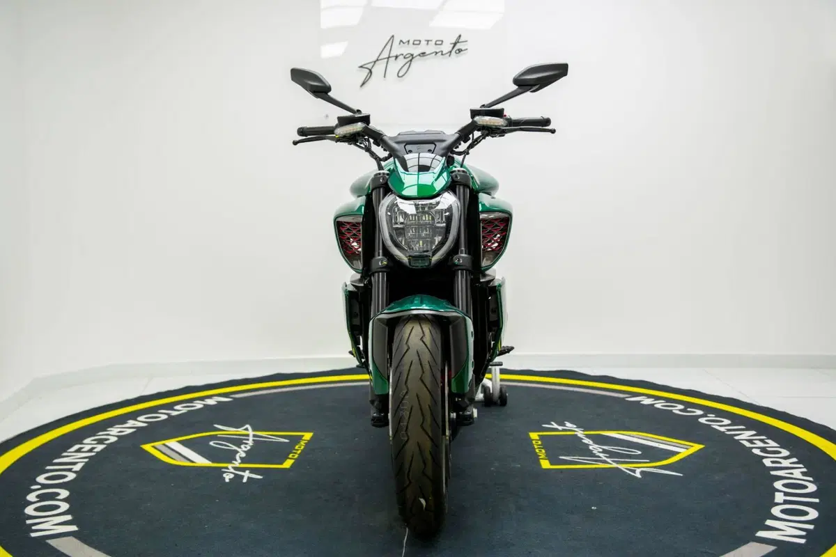 Ducati Diavel for Bentley (2024) (6)