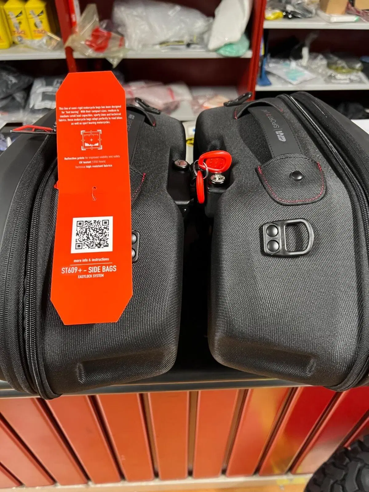 Valigie laterali Givi ST609+ nuove (2)