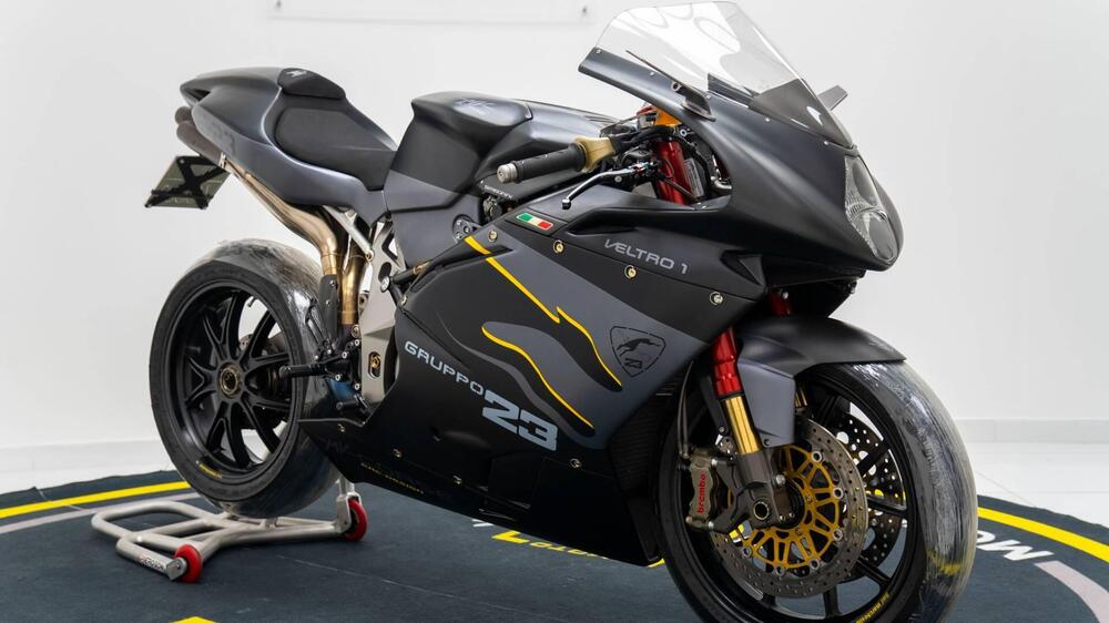 MV Agusta F4 1000 S (2004 - 05) (2)