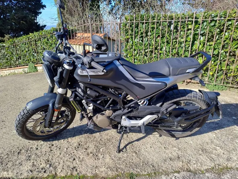 Husqvarna Svartpilen 125 (2021 - 23) (2)