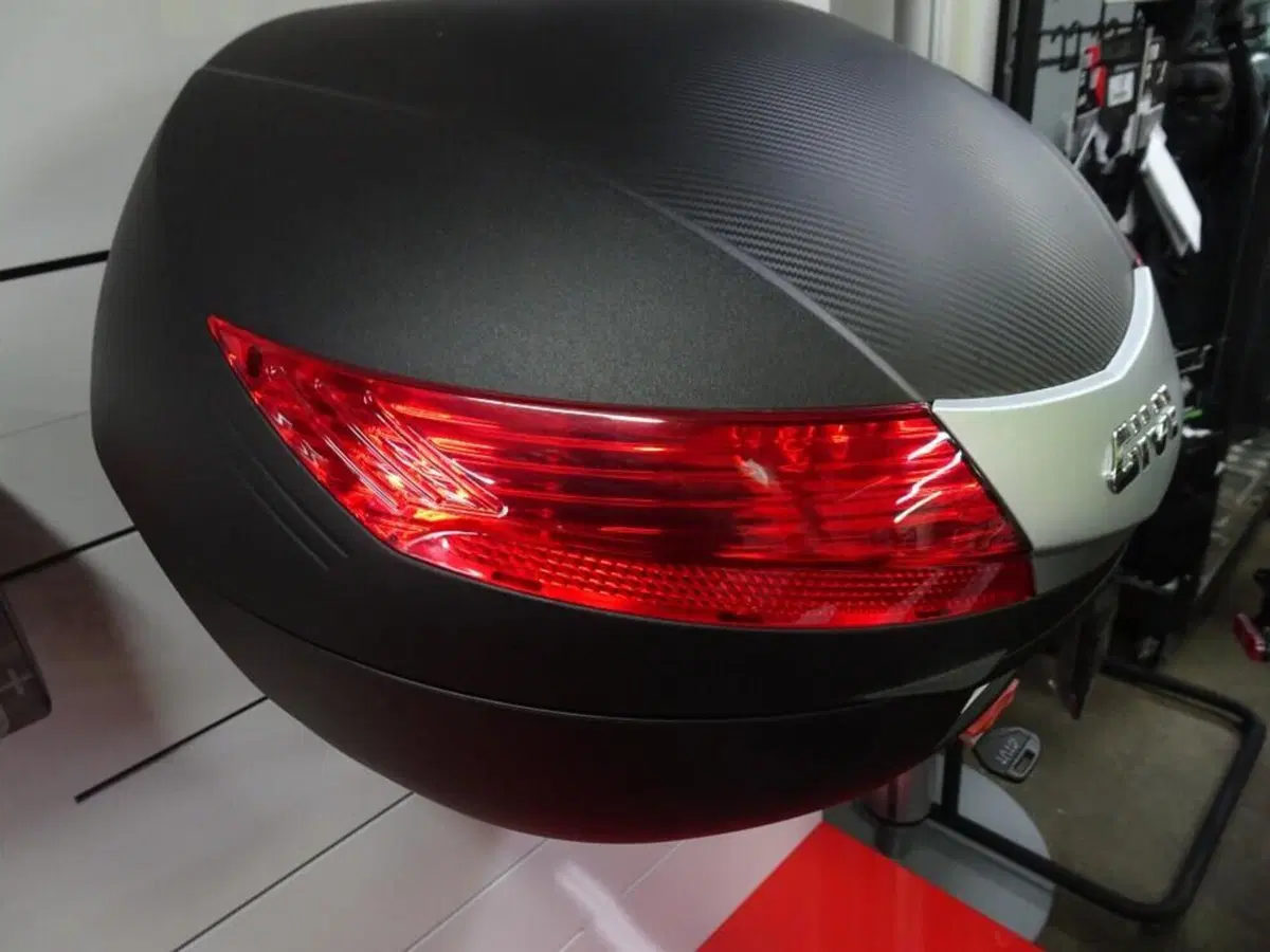 BAULETTO 40 Lt Givi (2)