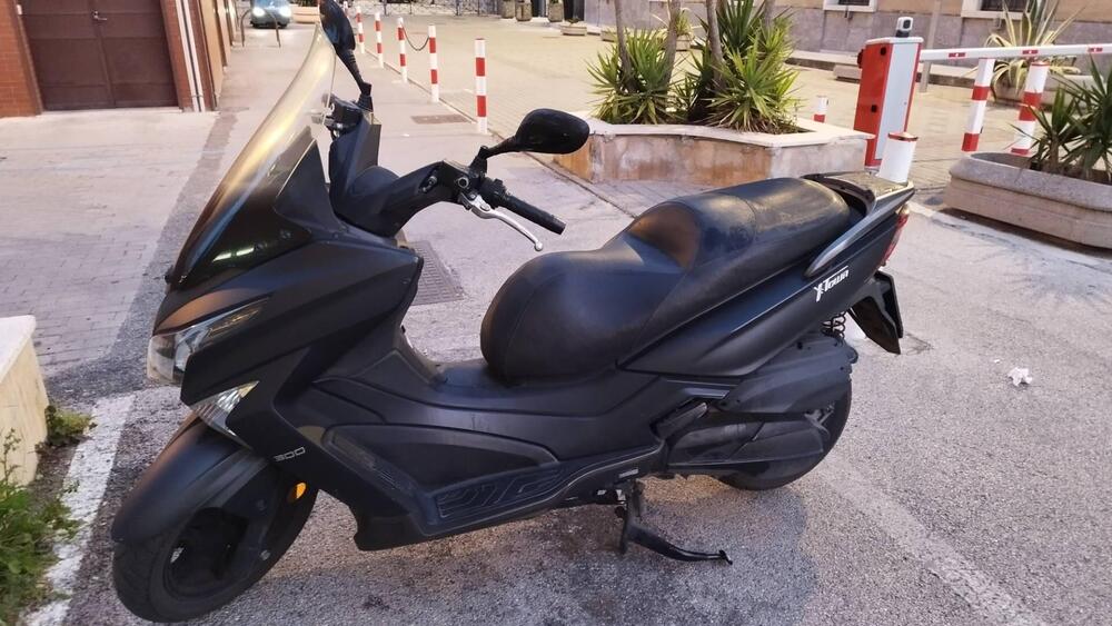 Kymco X-Town 300i ABS (2016 - 20) (4)