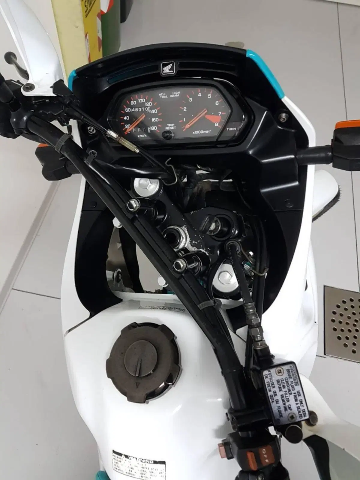 Honda NX 650 Dominator (9)
