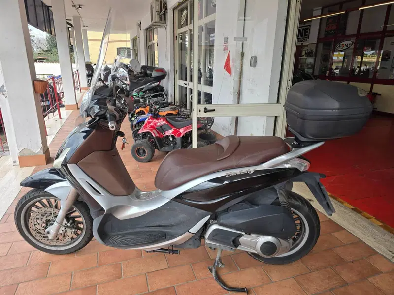 Piaggio Beverly 300 i.e. (2010 - 16) (4)