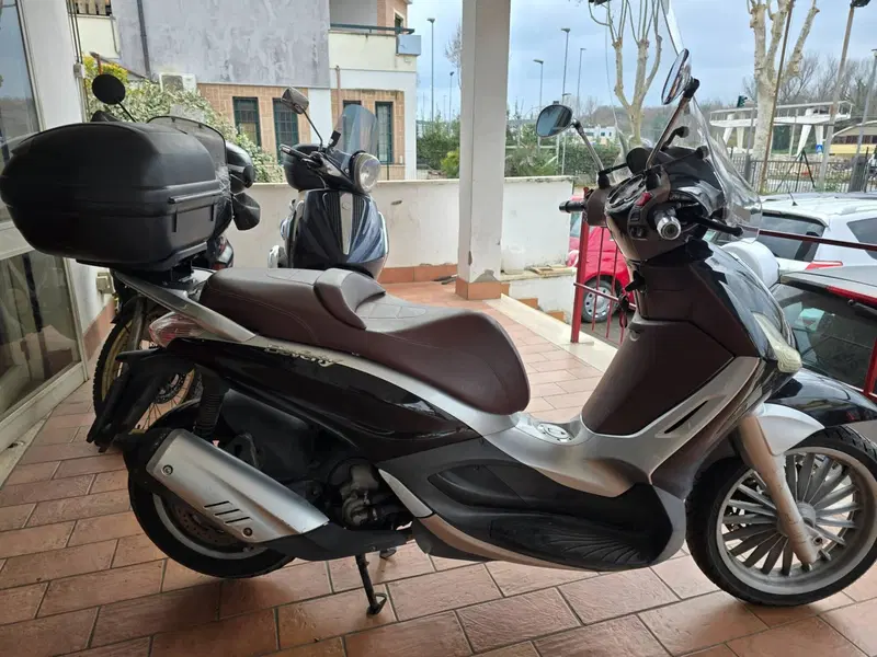 Piaggio Beverly 300 i.e. (2010 - 16)
