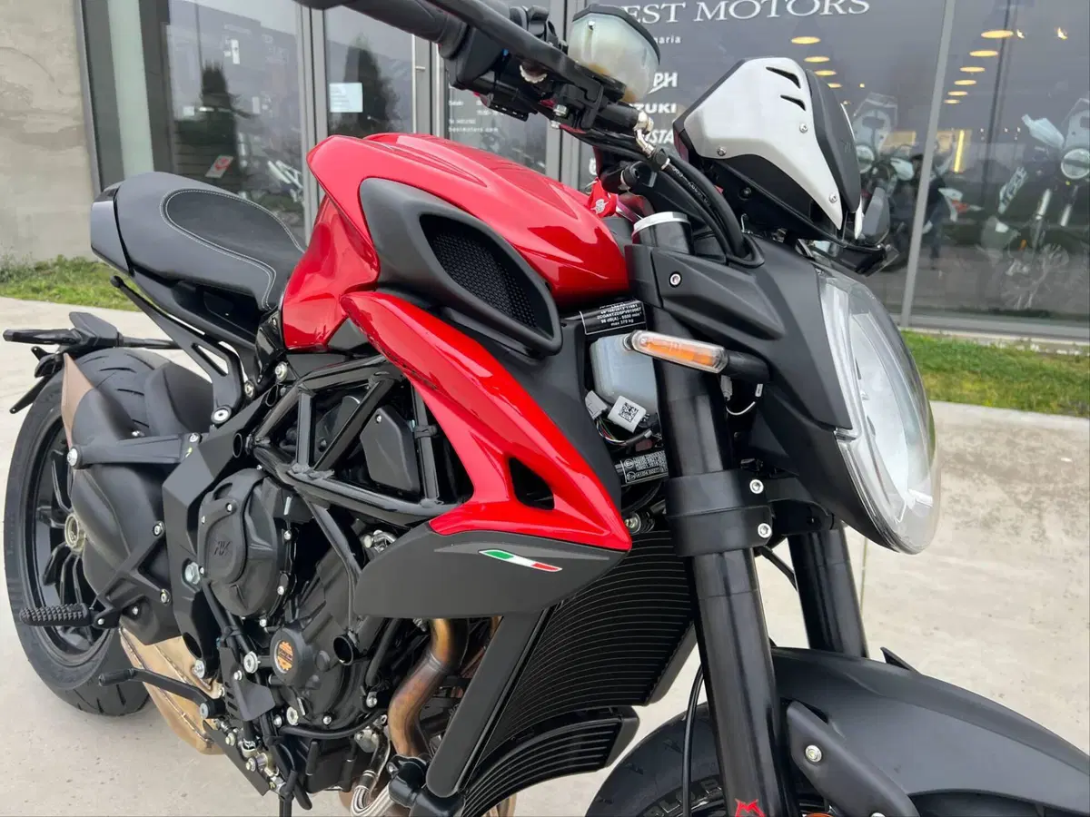 MV Agusta Dragster 800 R (2023 - 25) (9)