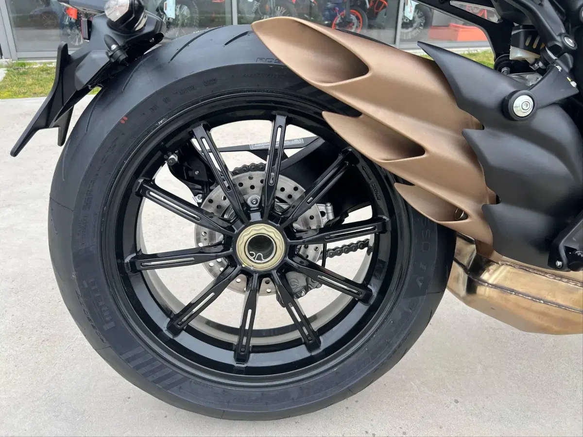 MV Agusta Dragster 800 R (2023 - 25) (10)