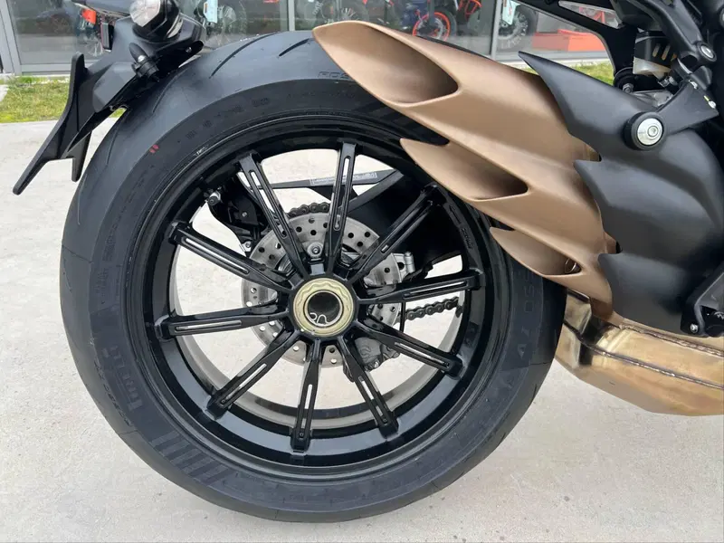 MV Agusta Dragster 800 R (2023 - 25) (10)