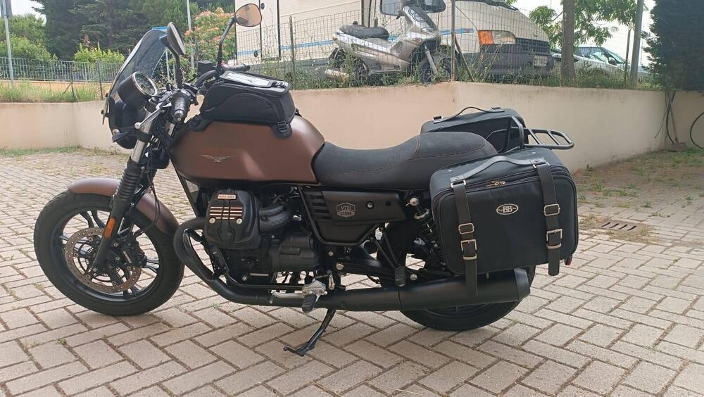 Moto Guzzi V7 III Stone Night Pack (2019 - 20) (2)