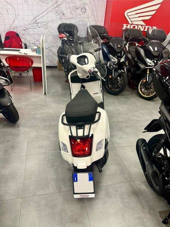 Vespa GTS 300 Super Sport (2023 - 24) (3)