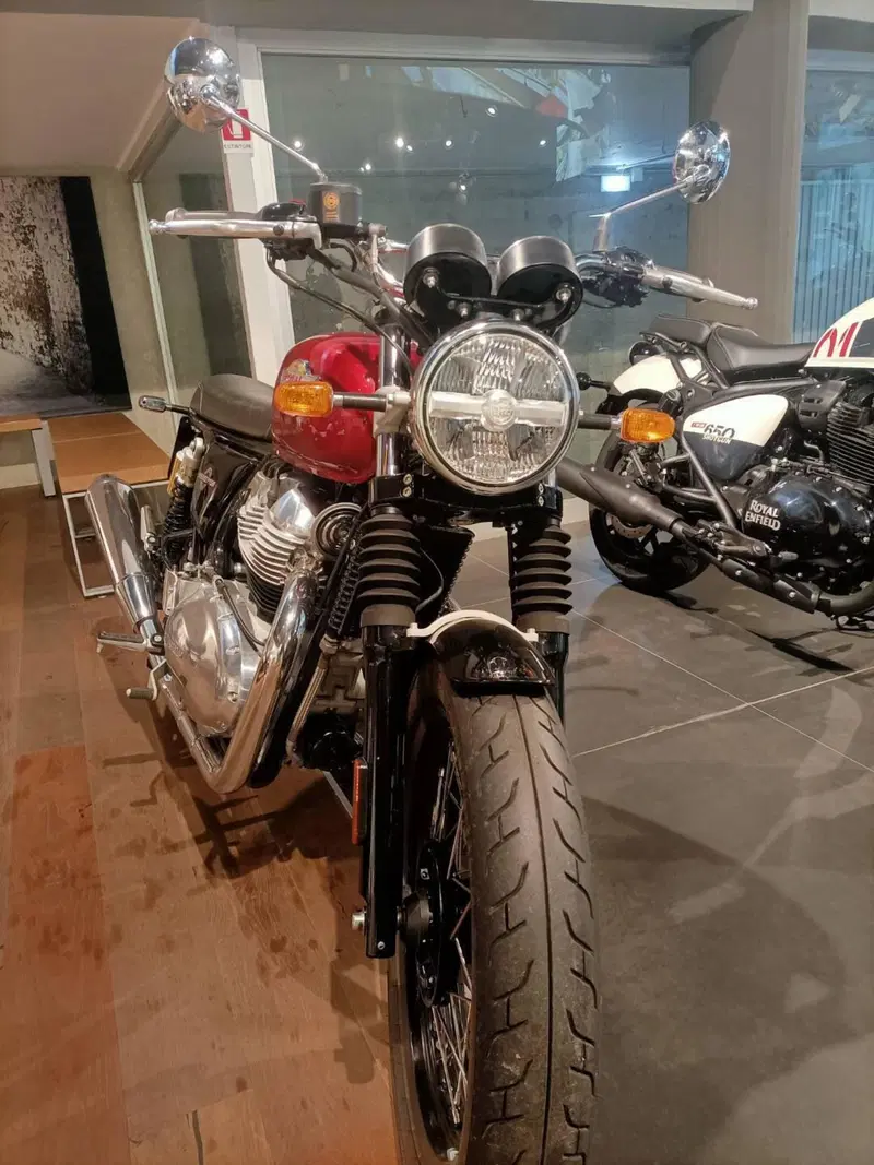 Royal Enfield Interceptor 650 (2021 - 26) (9)