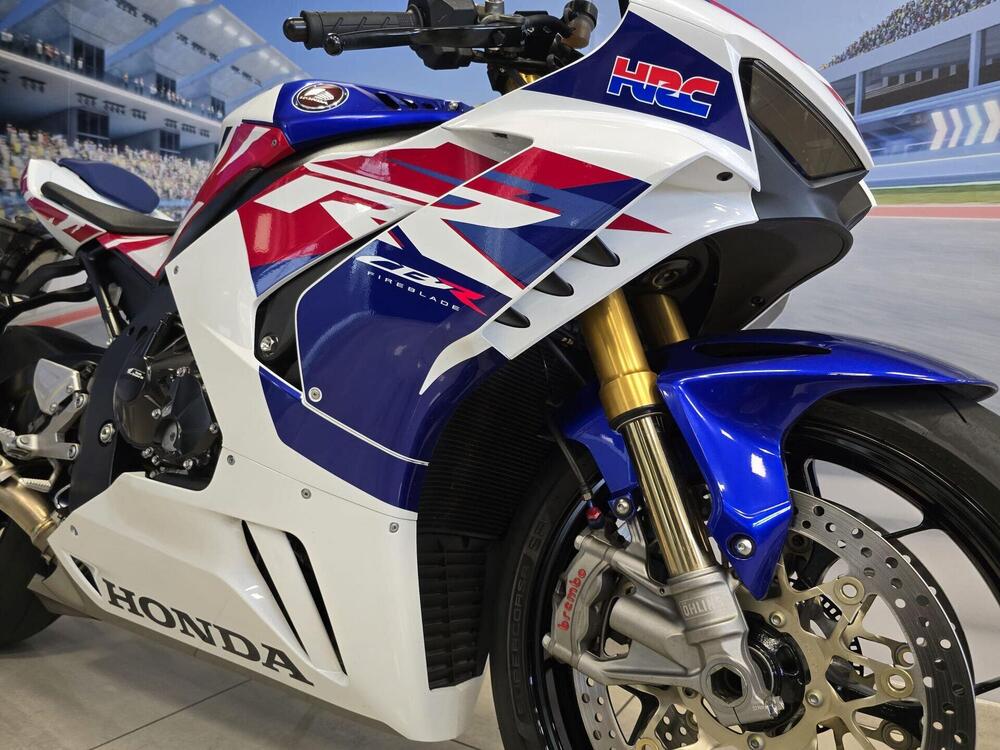 Honda CBR 1000 RR-R Fireblade SP 30th Anniversary (2022 - 23) (3)