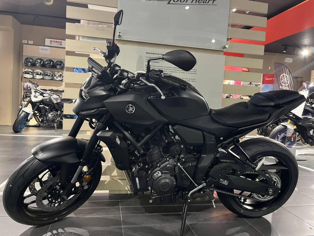 Yamaha MT-07 (2025) (2)