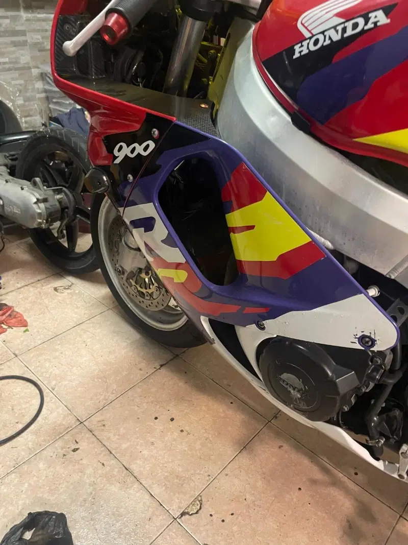 Honda CBR 900 RR (1996 - 97)