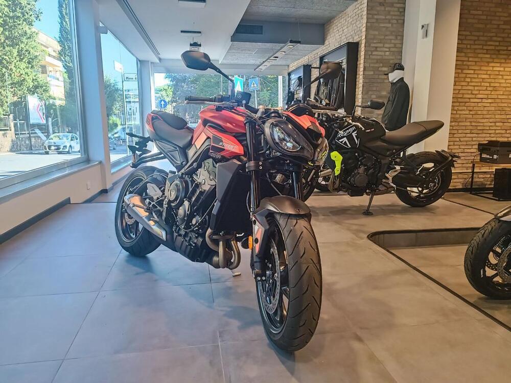 Triumph Street Triple 765 R (2023 - 25) (2)