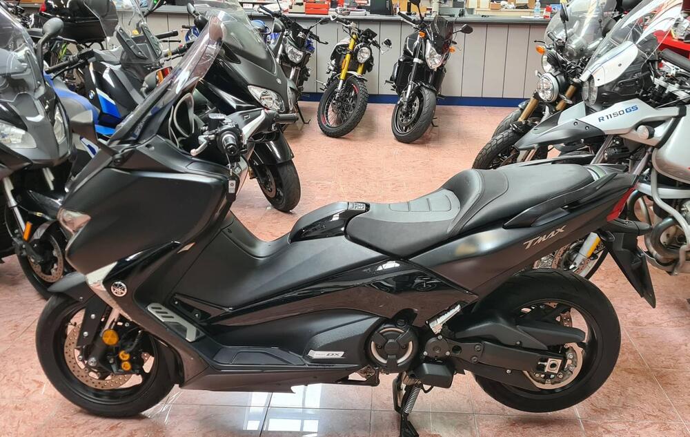 Yamaha T-Max 530 DX (2017 - 19) (2)