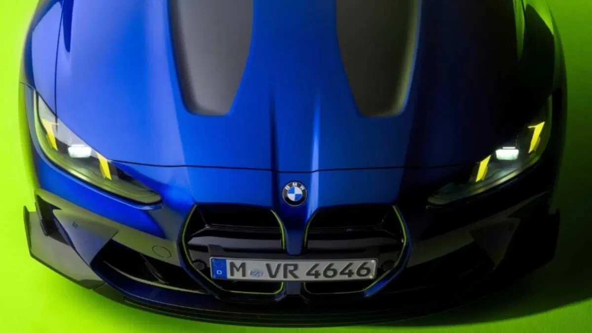 BMW M omaggia Valentino Rossi con l’esclusiva M4 CS Edition VR46  
