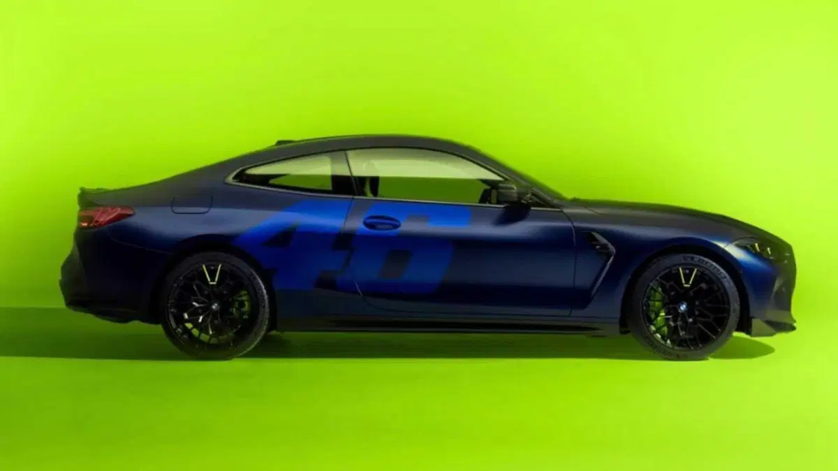BMW M omaggia Valentino Rossi con l’esclusiva M4 CS Edition VR46   (4)