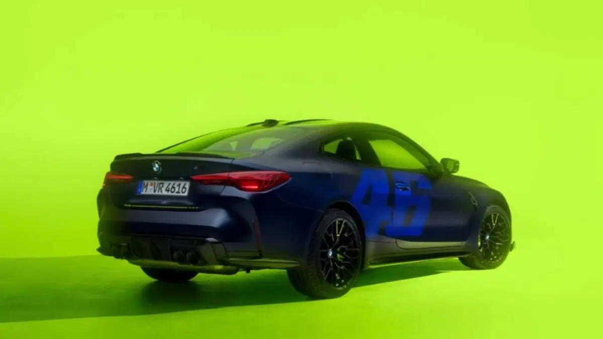 BMW M omaggia Valentino Rossi con l’esclusiva M4 CS Edition VR46   (8)