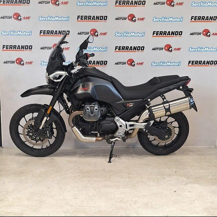 Moto Guzzi V85 Strada (2024 - 25) (2)