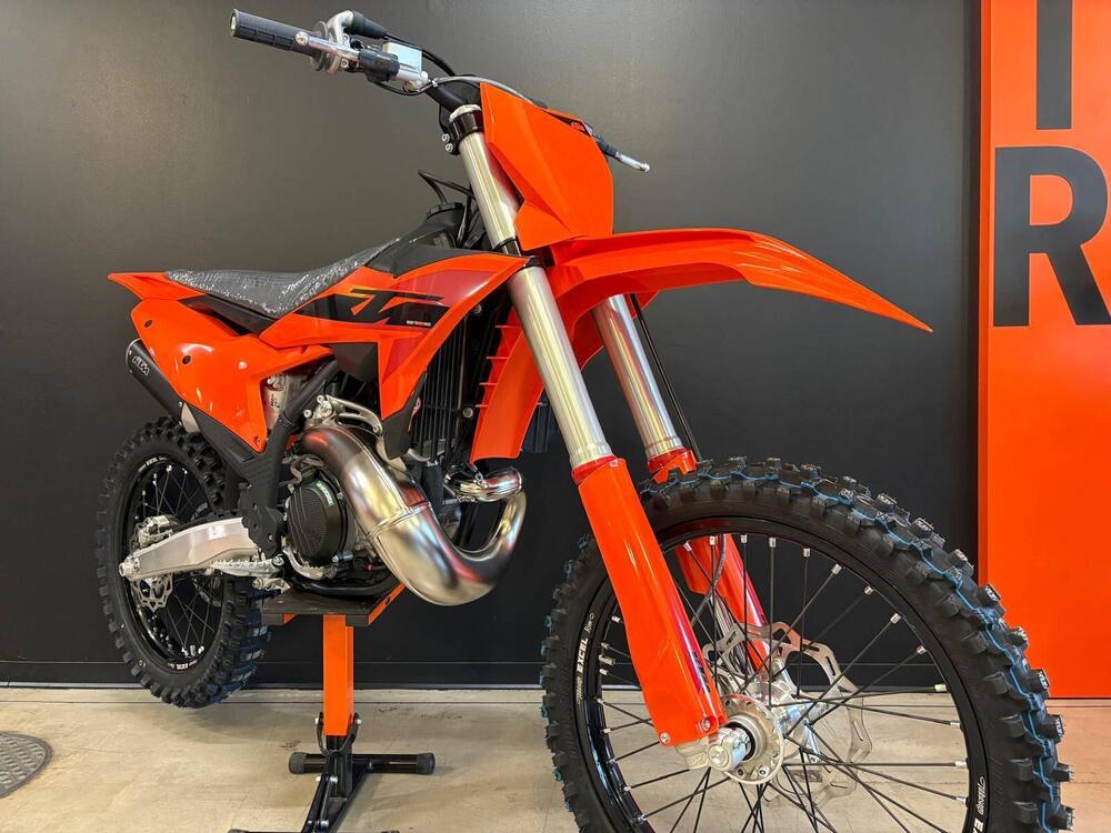 KTM 300 SX (2025) (4)