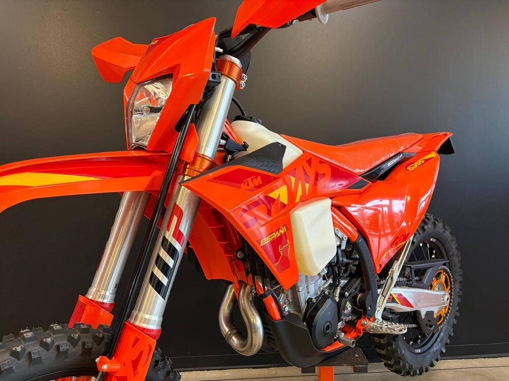 KTM 500 EXC-F Six Days (2025) (4)