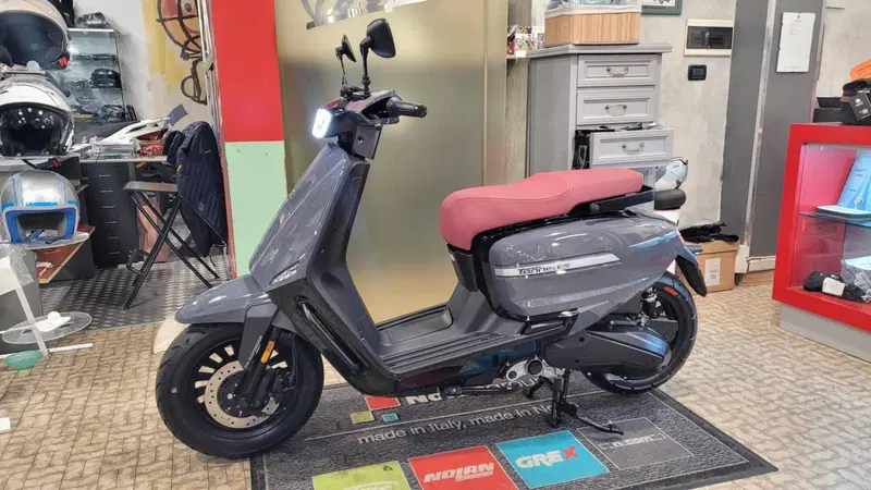 Velocifero Tennis 125 (2025 - 26) (3)