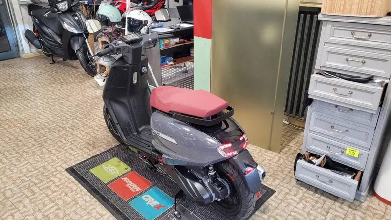 Velocifero Tennis 125 (2025 - 26) (4)