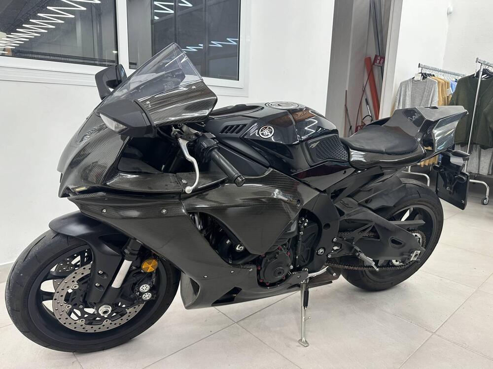 Yamaha YZF R1 (2020 - 25)