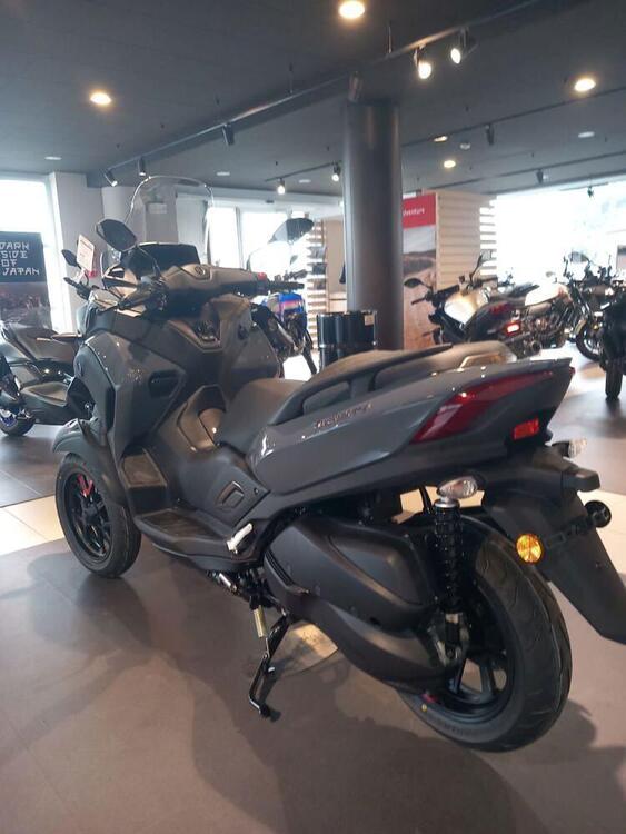 Yamaha Tricity 300 (2021 - 25) (4)