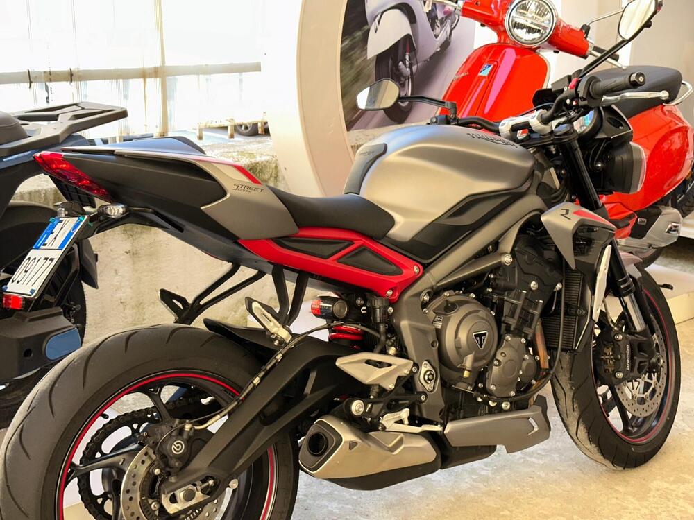 Triumph Street Triple R (2020 - 22) (4)