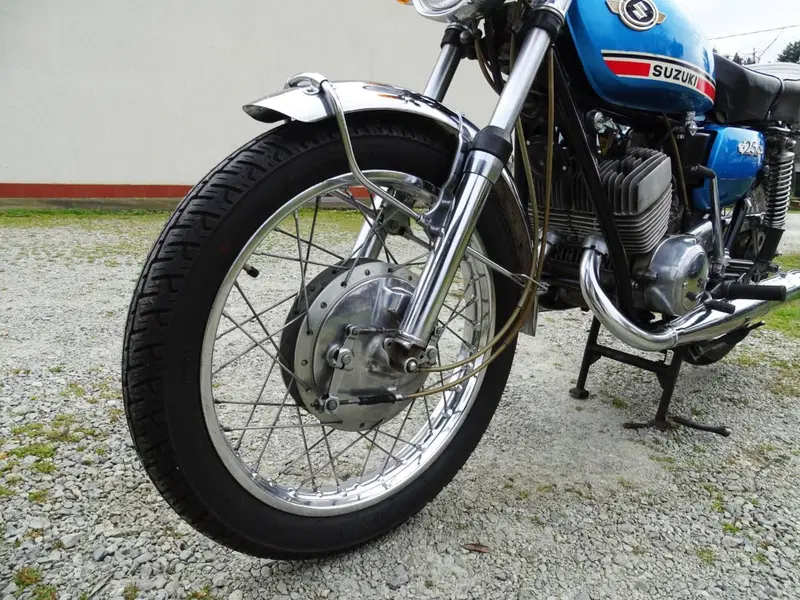 Suzuki T 250 HUSTLER (6)