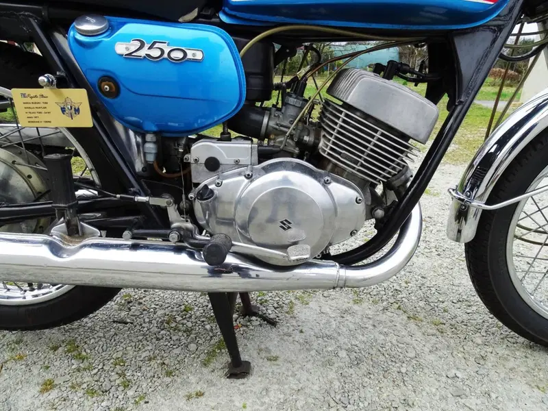 Suzuki T 250 HUSTLER (15)