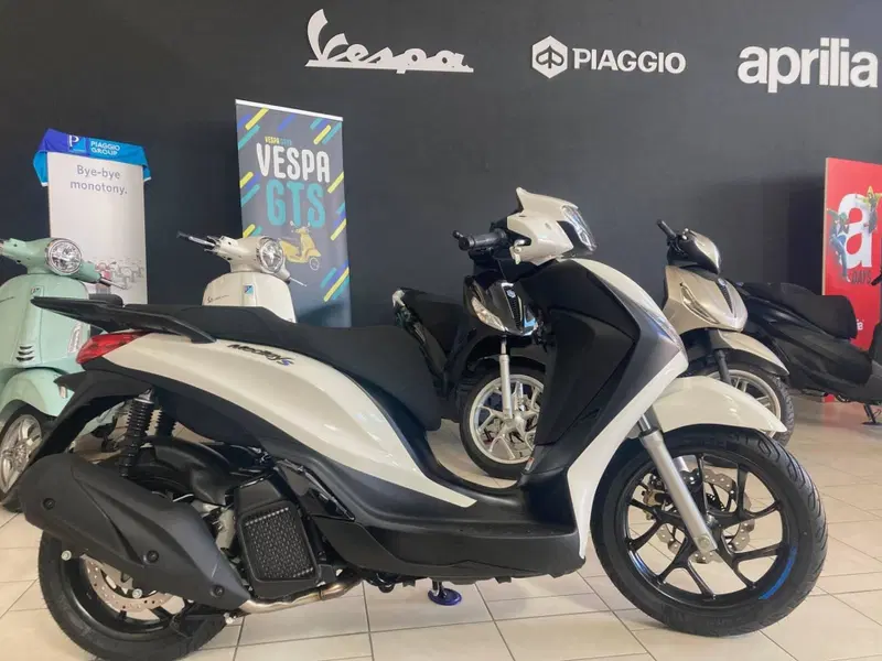 Piaggio Medley 200 (2025 - 26) (3)