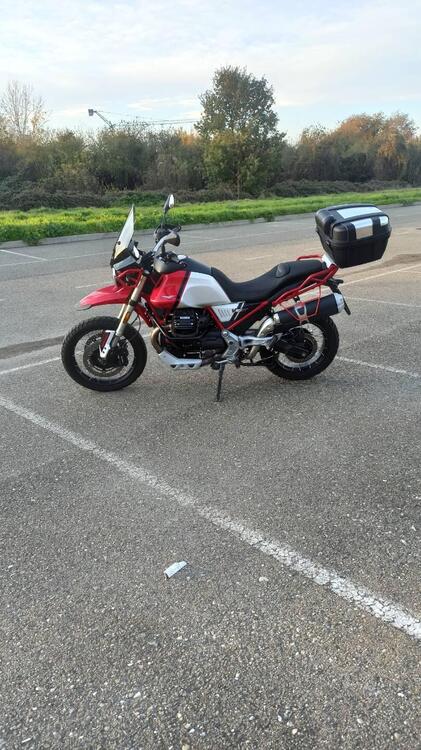 Moto Guzzi V85 TT Evocative Graphics (2021 - 23) (5)