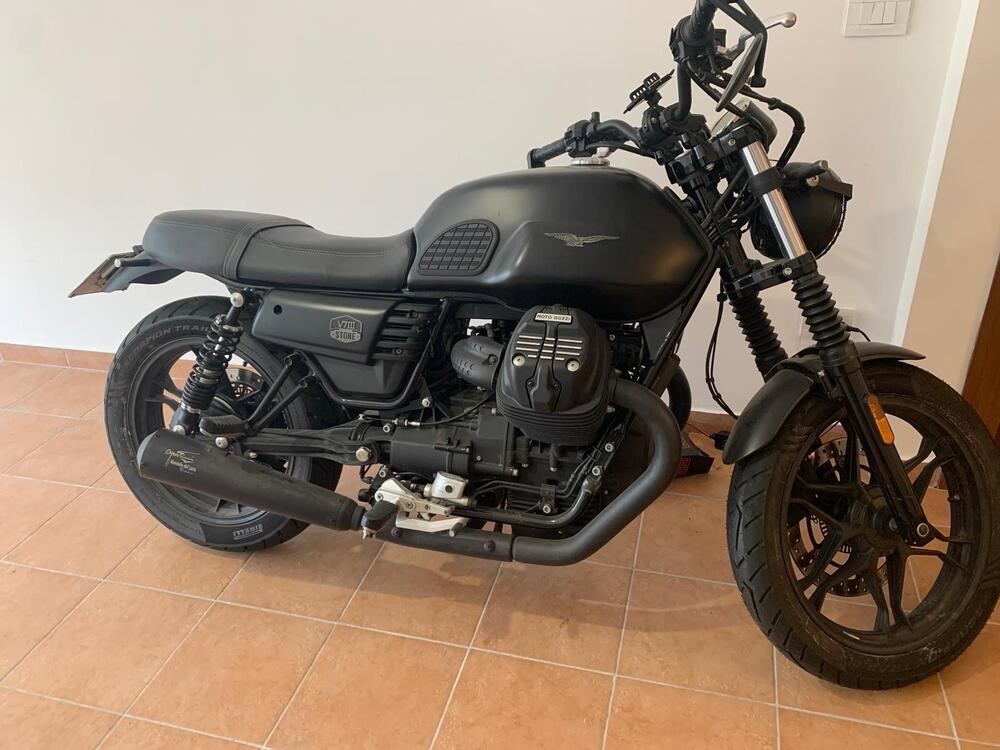 Moto Guzzi V7 III Stone (2017 - 20)