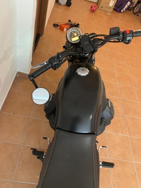 Moto Guzzi V7 III Stone (2017 - 20) (4)