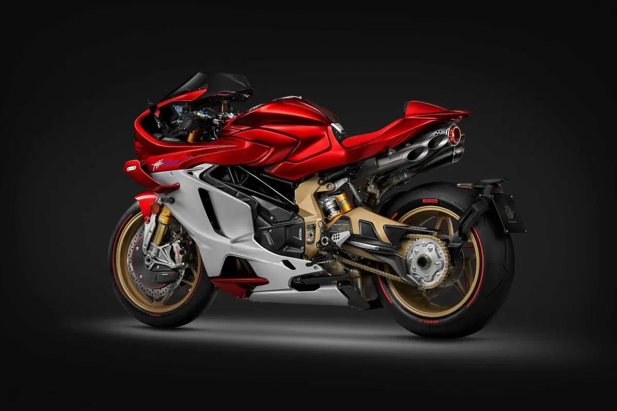 La MV Agusta Superveloce 1000 Serie Oro vince il Good Design Award (4)