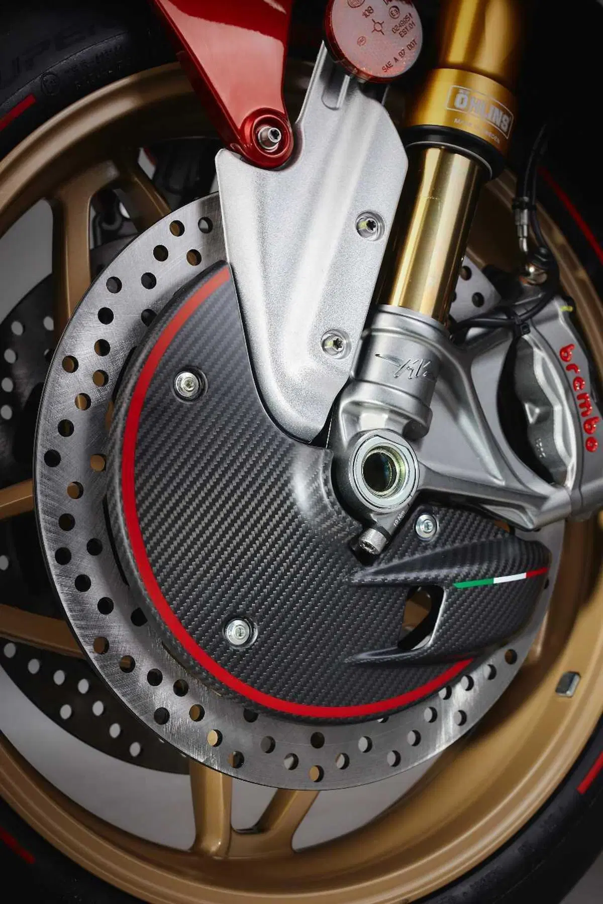 La MV Agusta Superveloce 1000 Serie Oro vince il Good Design Award (9)