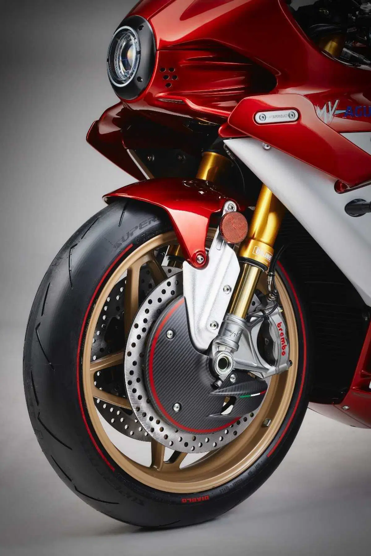La MV Agusta Superveloce 1000 Serie Oro vince il Good Design Award (12)