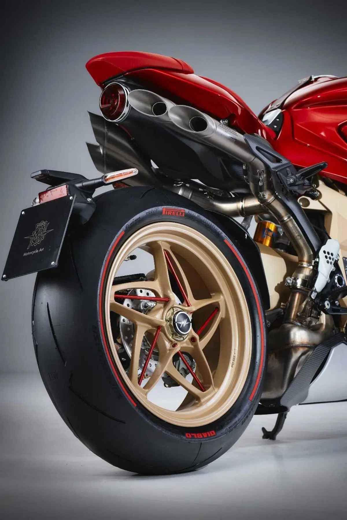 La MV Agusta Superveloce 1000 Serie Oro vince il Good Design Award (18)