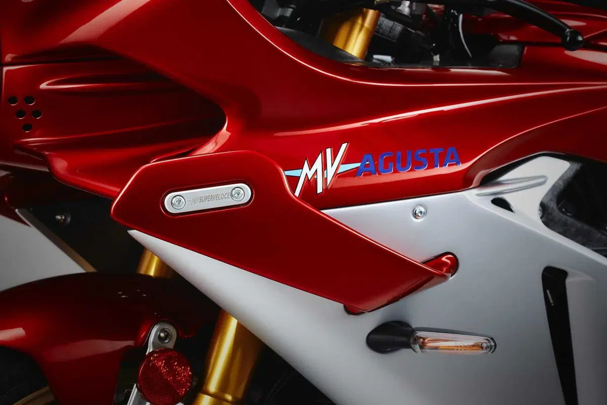 La MV Agusta Superveloce 1000 Serie Oro vince il Good Design Award (29)