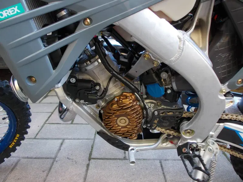 Tm Moto EN 125 ES Fi 2T (2026) (3)