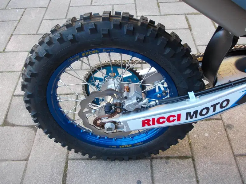 Tm Moto EN 125 ES Fi 2T (2026) (5)