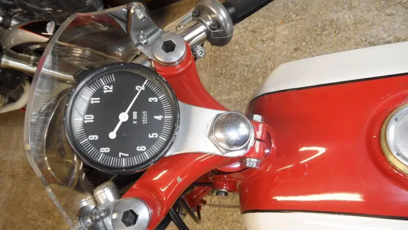 Moto Morini CORSARO 150 (4)