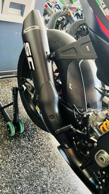 Aprilia RSV4 1100 Factory (2021 - 24) (3)