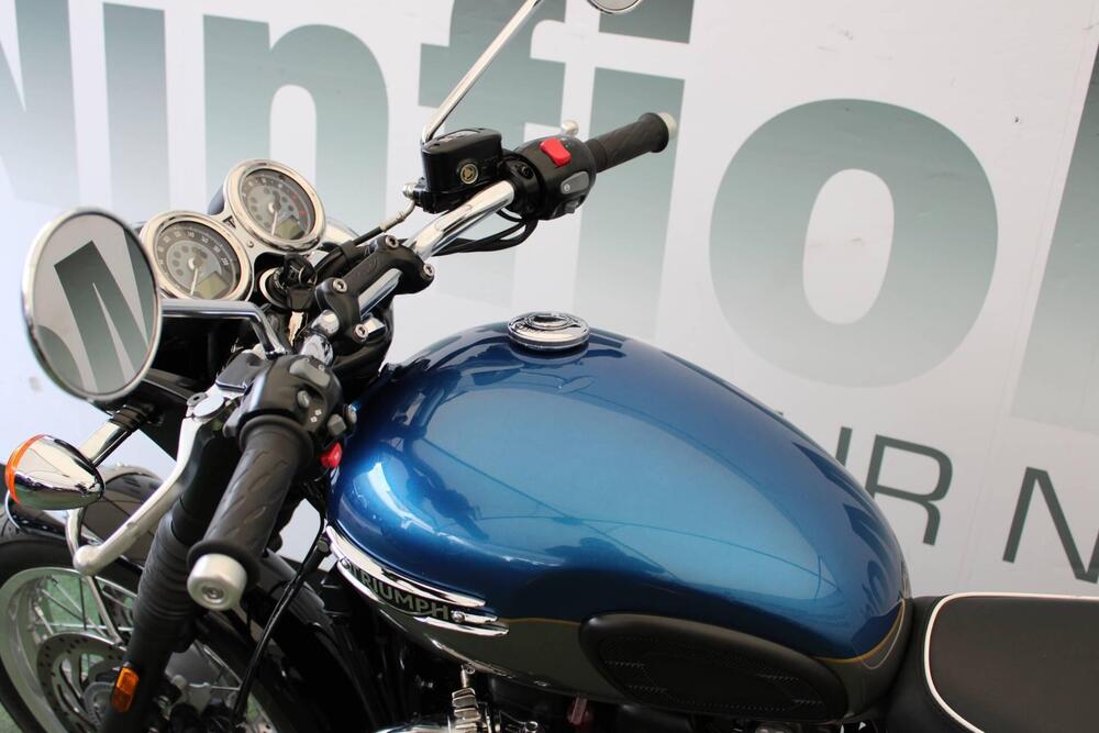 Triumph Bonneville T120 (2021 - 25) (5)