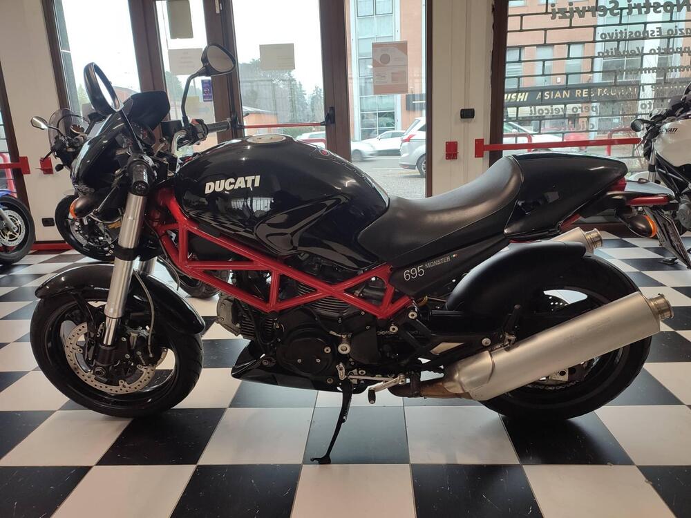 Ducati Monster 695 (2006 - 08) (2)