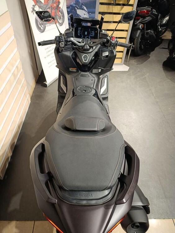 Yamaha T-Max 560 Tech Max (2022 - 24) (2)