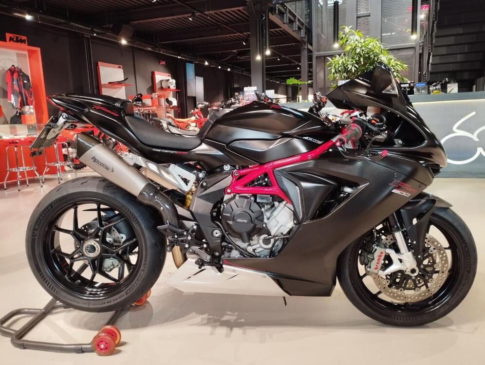 MV Agusta F3 800 EAS (2013 - 15) (3)